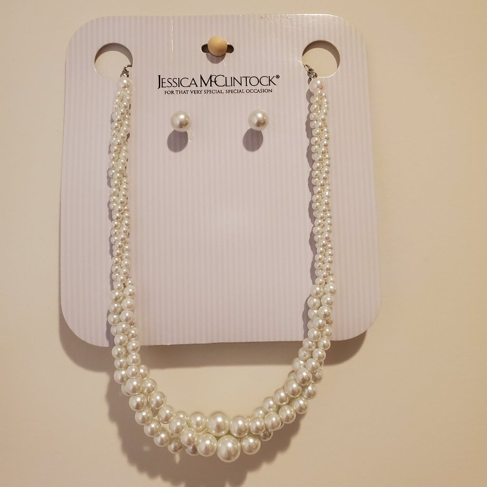 Jessica McClintock Twisted White Fashion bead Necklace with matching earrings.
